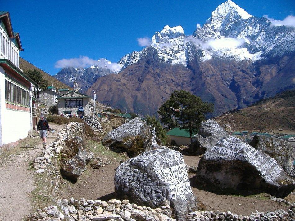 Everest-Gokyo-Ri-Betty-Moureaux-2-Custom