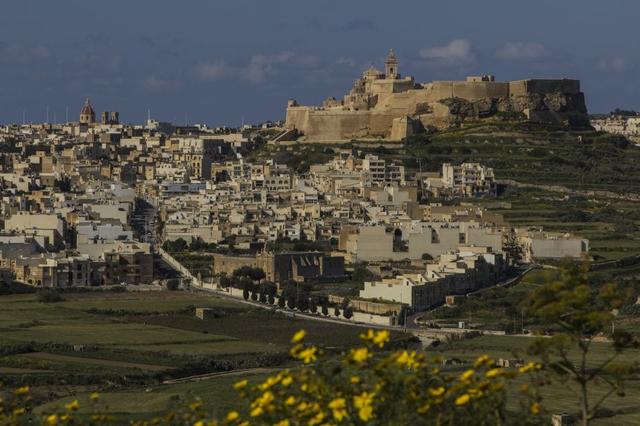 2015-04-AR-Malta-d05-010-Victoria_export_w950