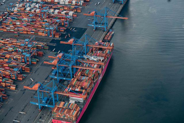 L Wasserstoff Containerterminal Helikopter Mediaserver Hamburg Mediaserver Hamburg Konstantin Beck Konstantin Beck