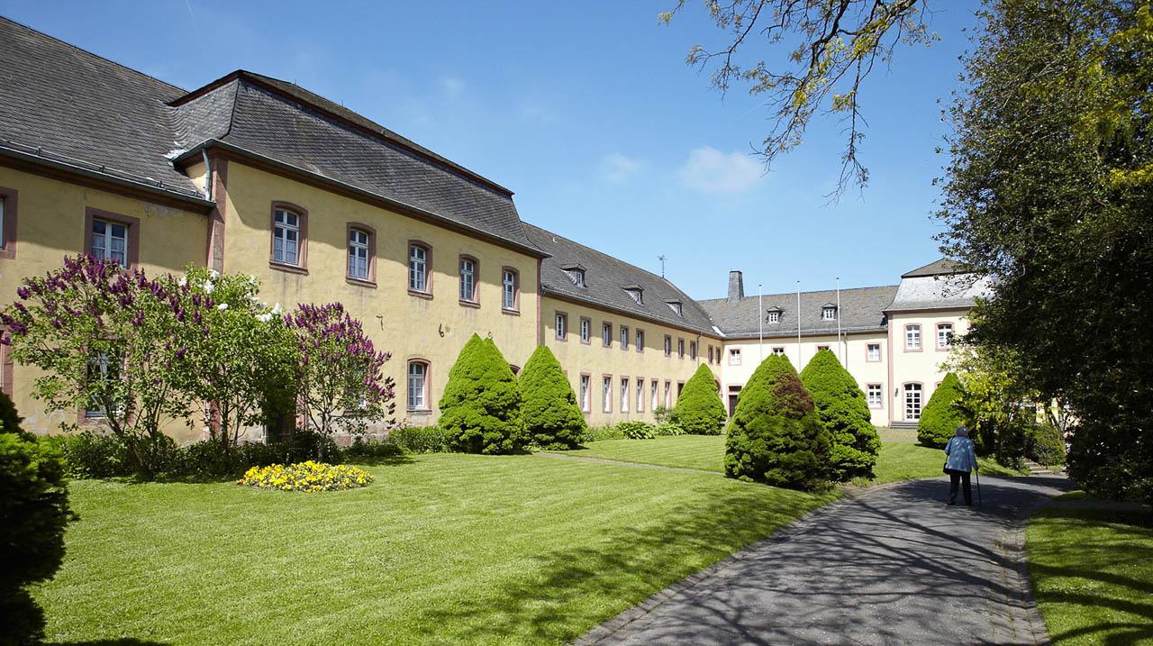 DE3MEA Klostersteinfeld Aussen Kloster Steinfeld
